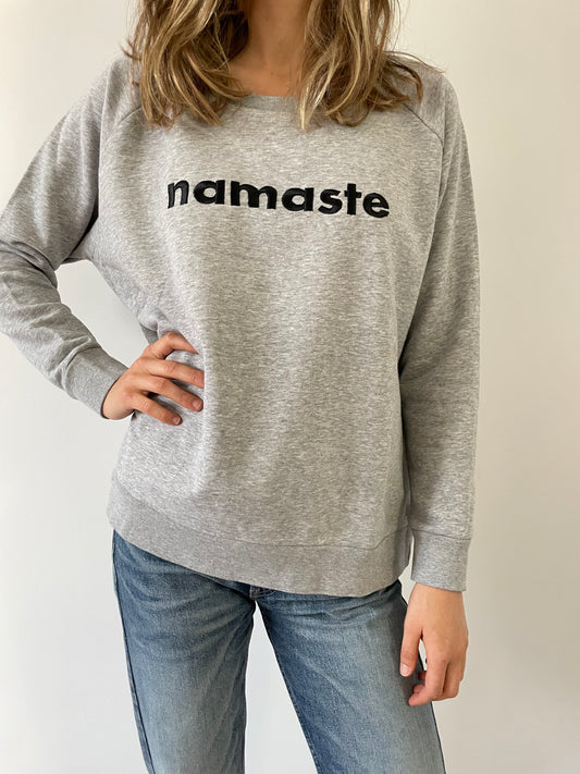 Almost Perfect Sudadera Namaste Gris Claro